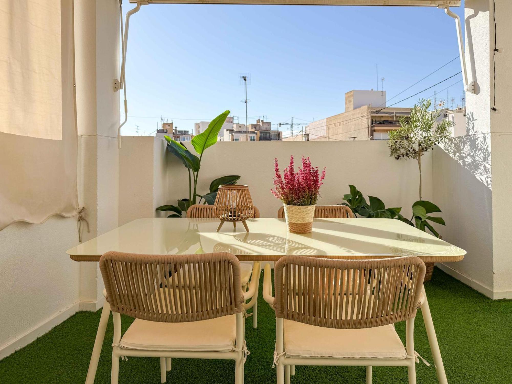 El Atico Del Mercado. Un Lugar Dificil De Olvidar. Alicante Dış mekan fotoğraf